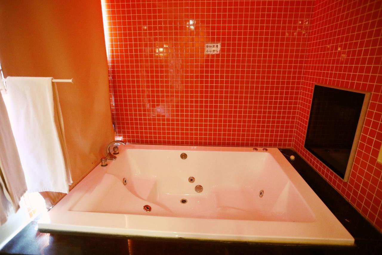 Hua Jia Motel Tainan Exteriör bild