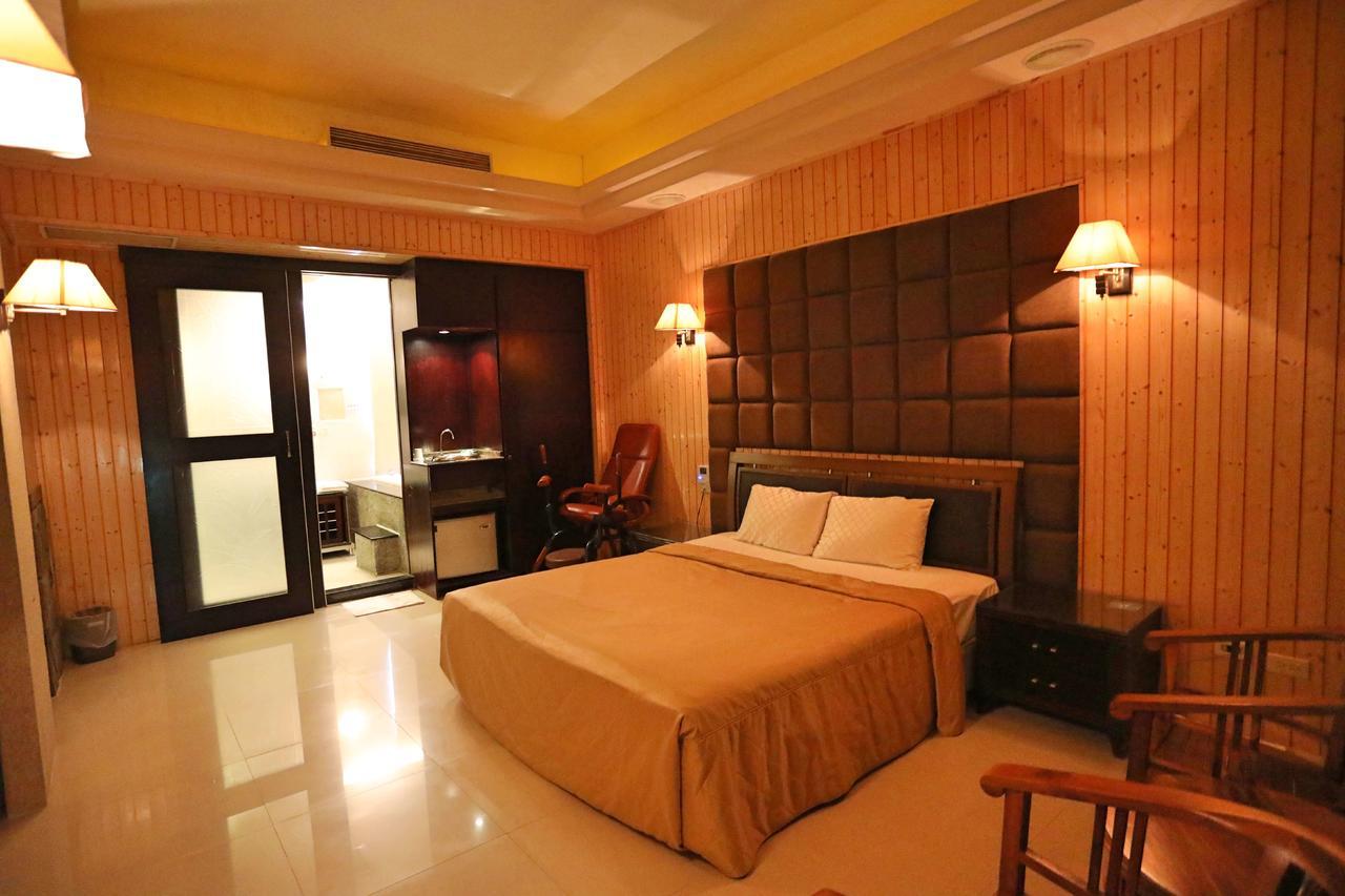 Hua Jia Motel Tainan Exteriör bild